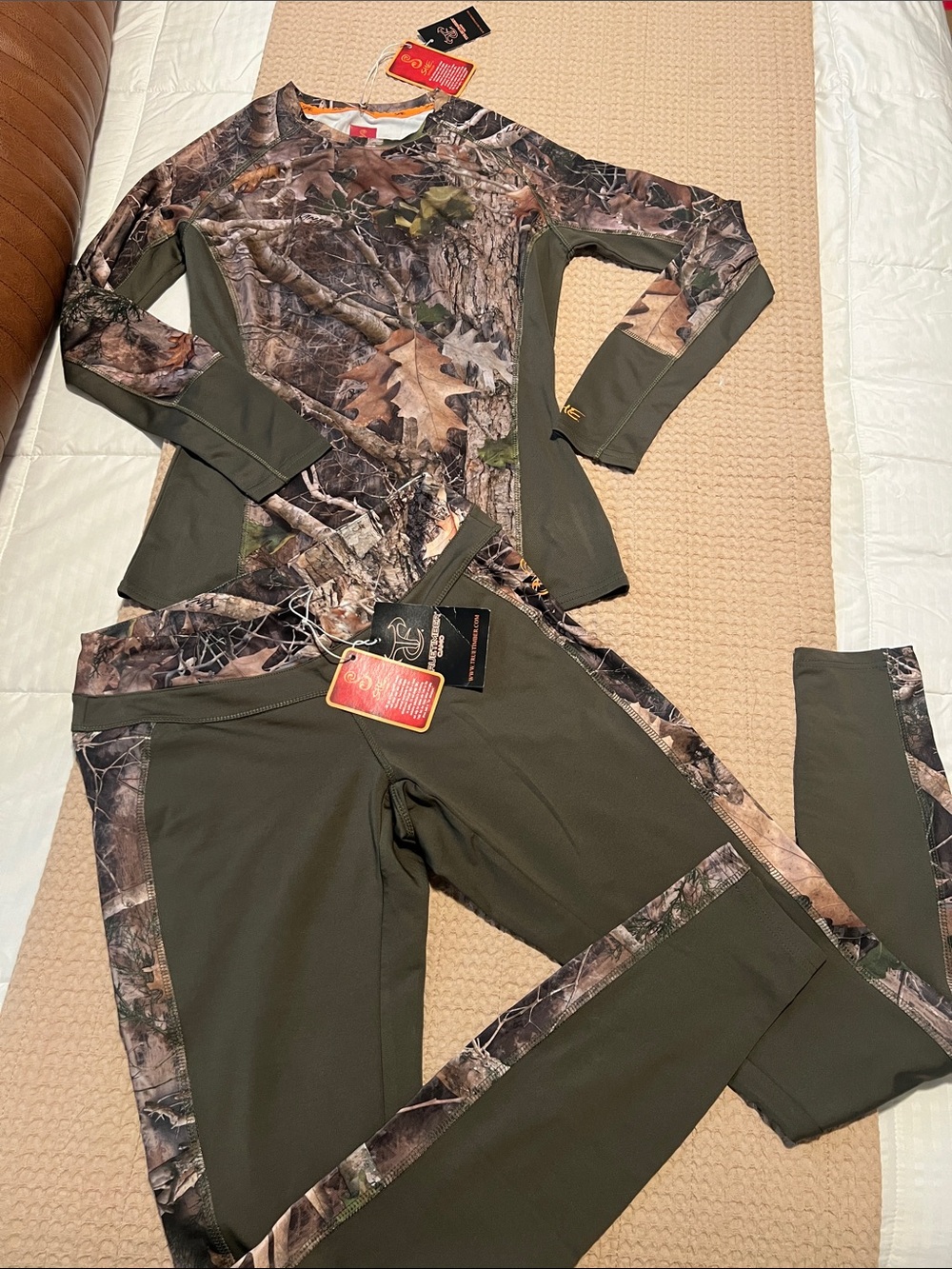 Women’s Olive Green Camo Performance Pants & Top Set